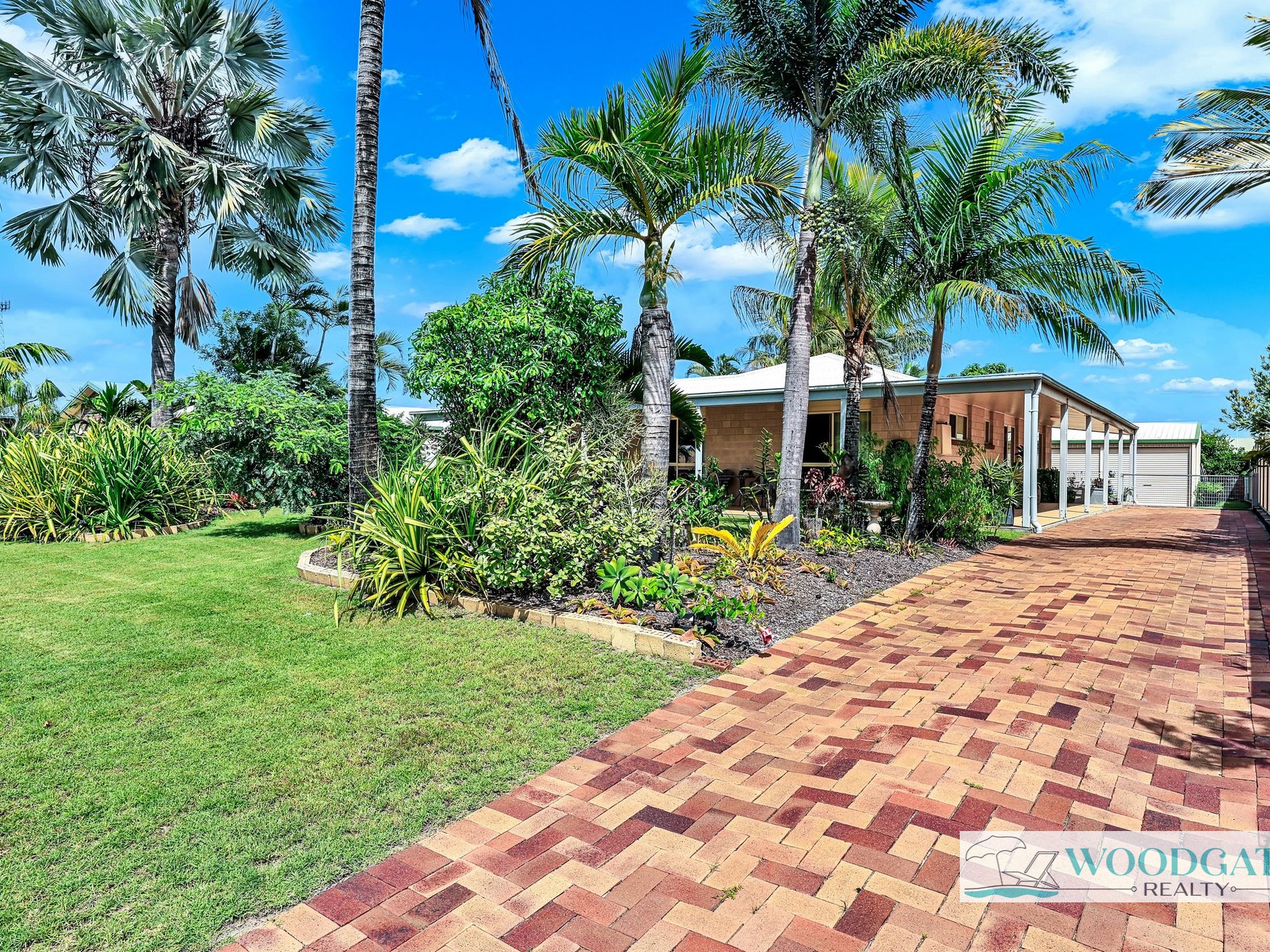 10 LORIKEET AVENUE, Woodgate