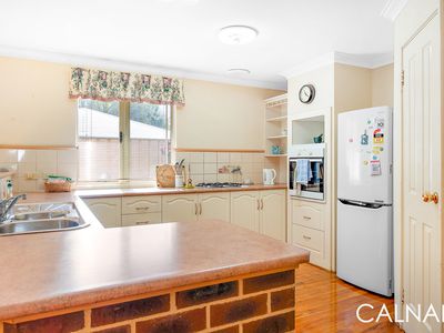 2A  Leeton Close , Halls Head