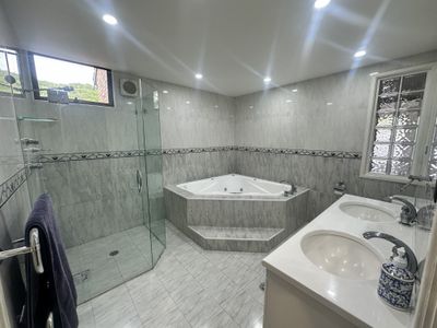 12 Mcgregor Place, Figtree