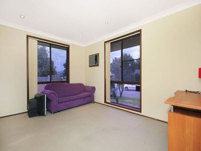 3 Jilba Place, Oak Flats