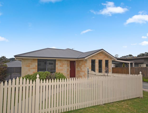 Modern Family Home in the Heart of Kingston 