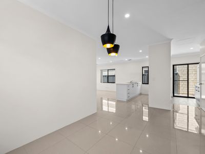 28 Mornington Crescent, Wandi