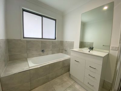 2 / 5 Newbury Street , Pimpama