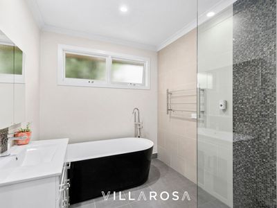 9 Glengarwyn Road, Leopold