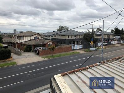 2 / 21B Military Road, Avondale Heights