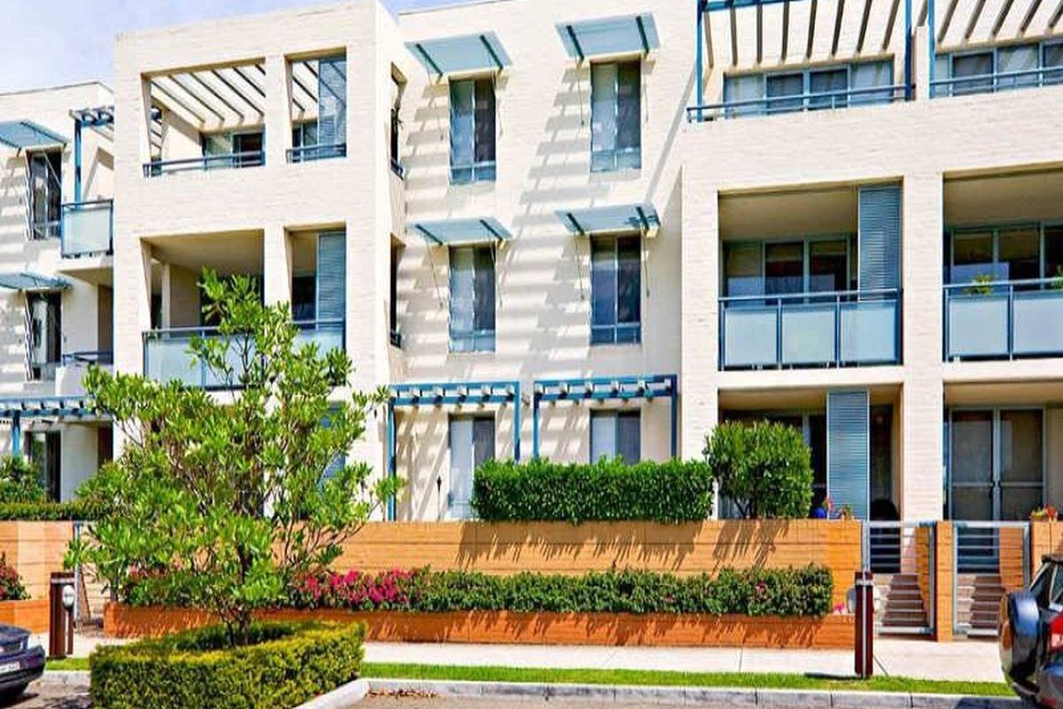 207 / 5  Stromboli Strait , Wentworth Point