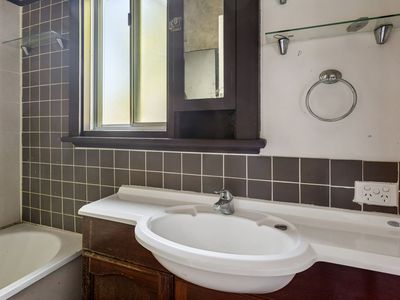 28 Dorothy Street, Ashfield