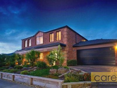 4 Sunningdale Crescent, Cranbourne