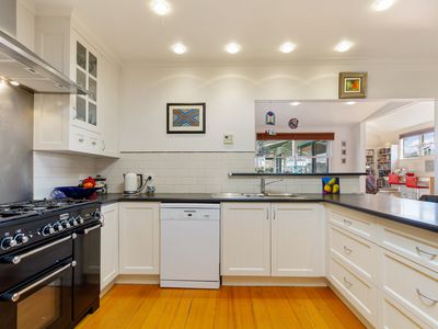 207 Desailly Street, Sale