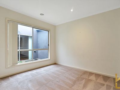 1 / 3 Bellinger Crescent, Wyndham Vale