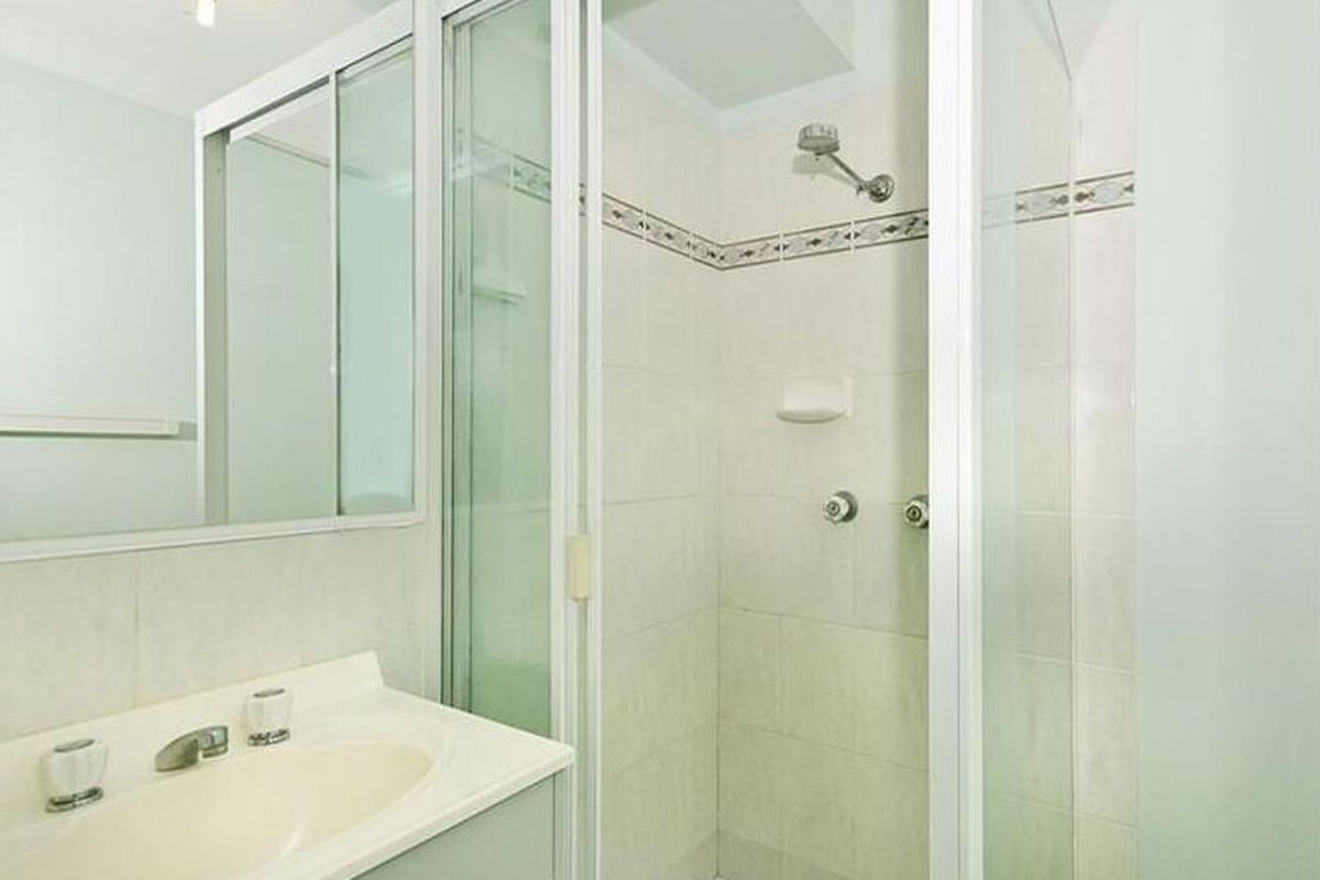 4 / 2 Simpsons Road, Currumbin Waters