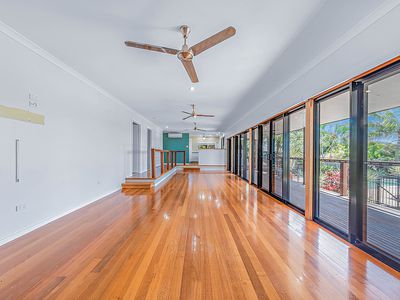 4 Daydream Court, Cannonvale