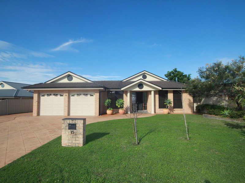15 Carrington Park Drive, Nowra