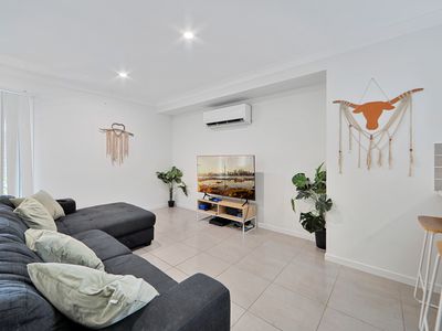 23 Sharp Crescent, Branyan