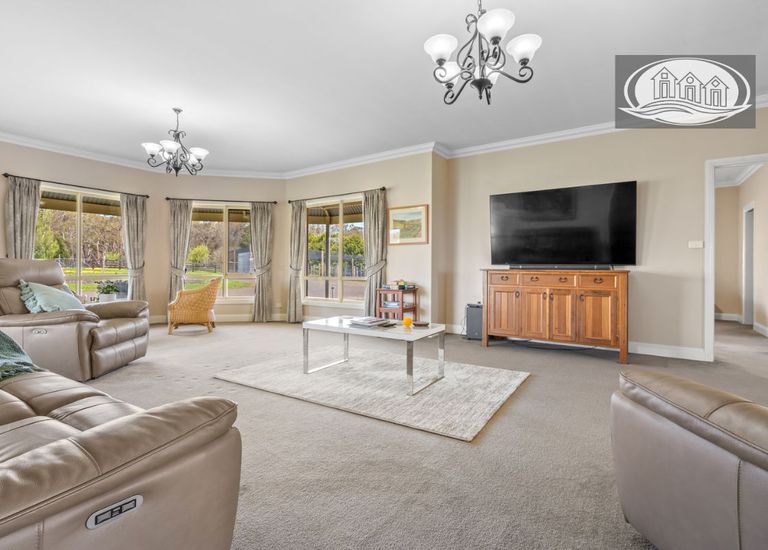 231 Golf Course Road, Heywood