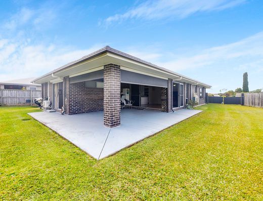 Spacious Family Living with Side Access and a Large Shed image 15