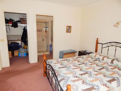 1086 Mincha-Canary Island Road, Mincha