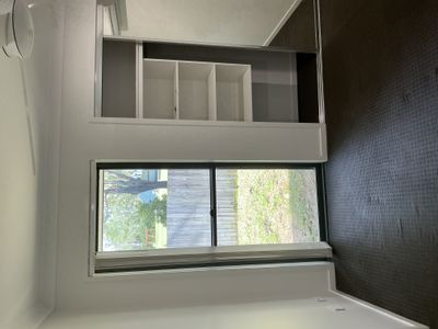 2 / 27 Sharp Crescent, Branyan