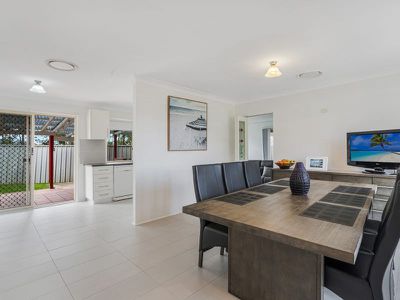 19 Shearwater Road, Hinchinbrook