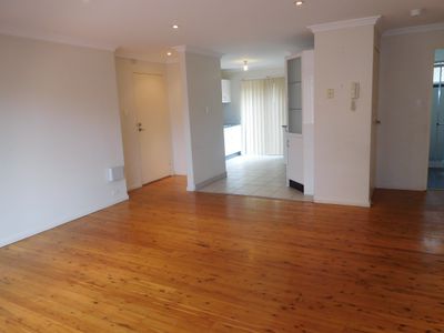 8 / 61 lachlan st, Liverpool