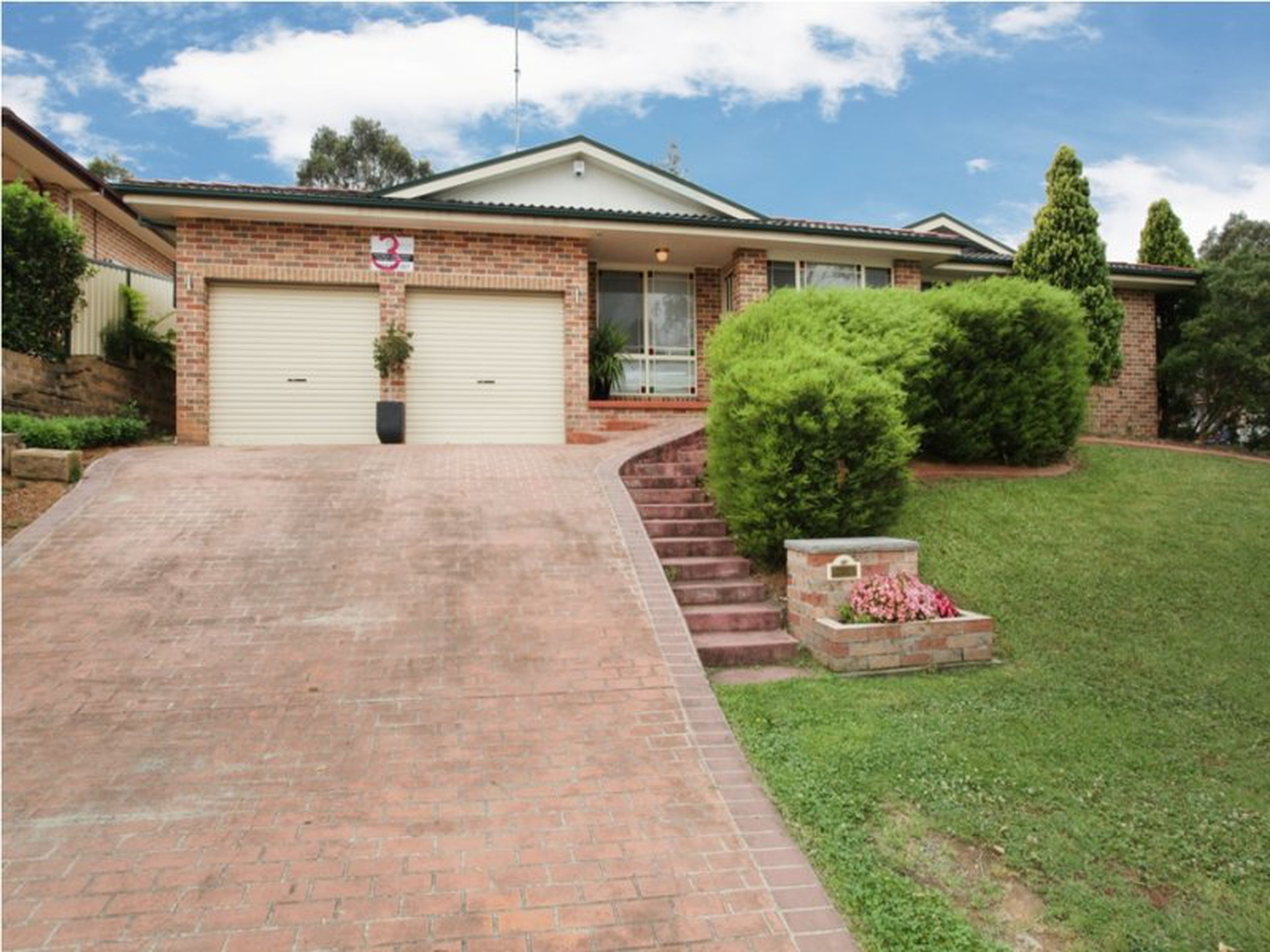 2 / 1 Barron Field Drive , GLENMORE PARK