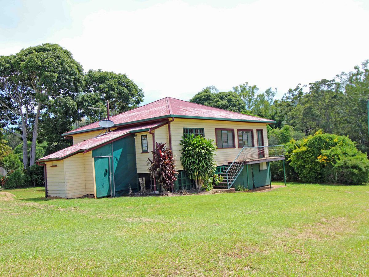 44 WEAVER STREET, Atherton
