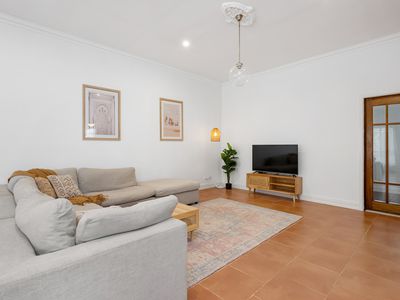 26 Collins Street, Piccadilly