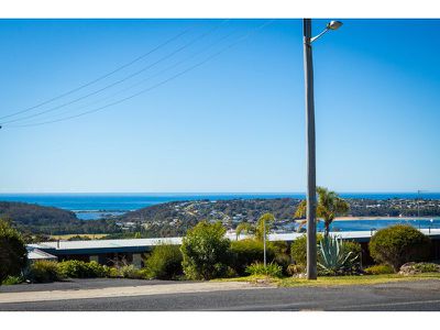 82 Merimbula Drive, Merimbula