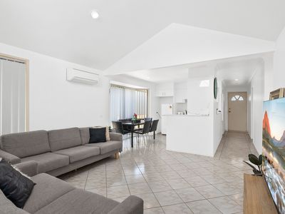 4 Hakea Place, Albion Park Rail