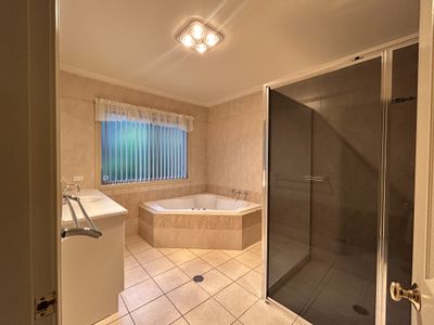 3 Lakeside Circuit, Dubbo
