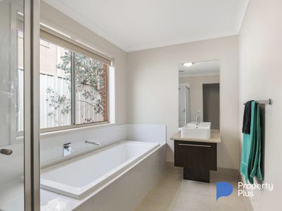 10 Tununga Circuit, Kangaroo Flat