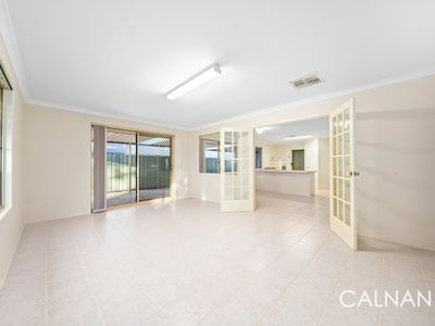 13 Woodspring Trail, Canning Vale