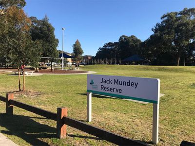 1 / 30 Barber Avenue, Eastlakes