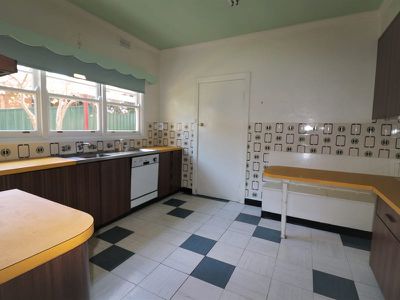 51 The Esplanade, Seymour