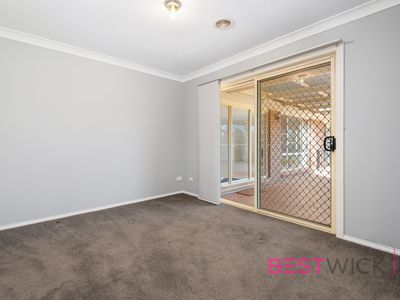 9 Country Way, Abercrombie