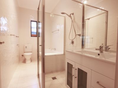 2A  Hunsford Avenue, Notting Hill