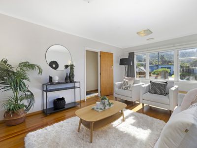 9 Woodstock Terrace, Tawa