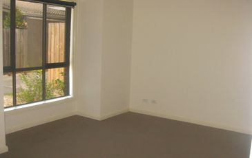 2 / 3 Gamble Avenue, Berwick