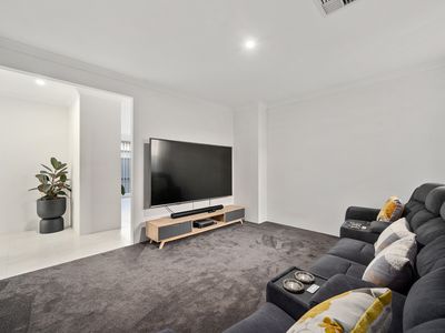 34 Hickman Drive, Piara Waters