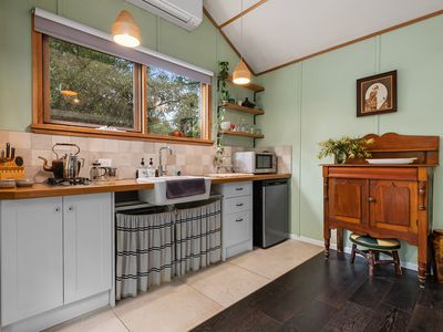 24 Blanche Parade, Mount Macedon