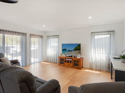 12A Elizabeth Parade, Tura Beach