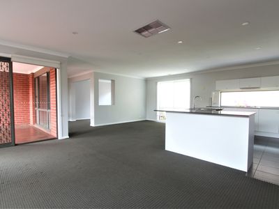 14 Kimberley Grove, Pakenham
