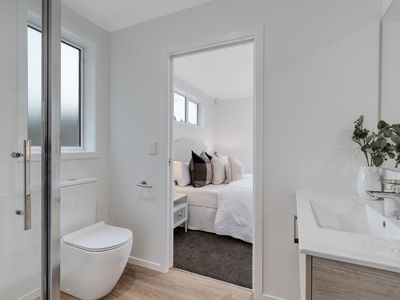 2/70 Thompson Street, Leamington