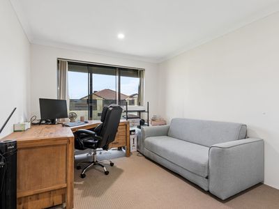 10 Teague Way, Lakelands