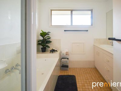 8 Dawson Court, Collingwood Park