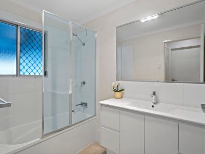 16 Crestview Street, Loganlea