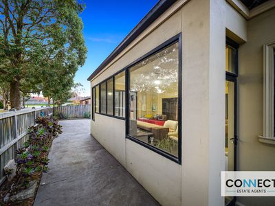 33 Champagne Grove, Narre Warren South