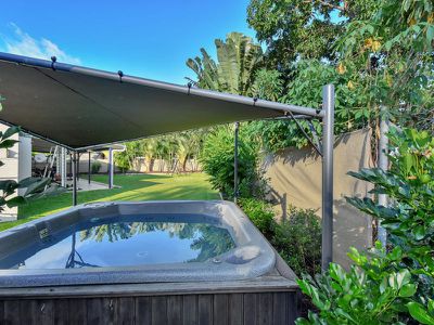 7 Schombacher Cct, Moulden