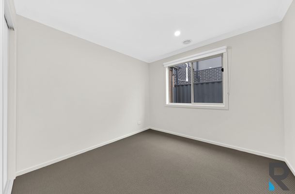 10 Comfort Road, Roxburgh Park