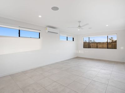 8 Sunset Circuit, Flagstone